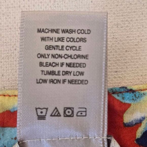 Multiples Women's Floral Long Sleeve Pleated Tunic Top Blouse Red Blue Size 1X - Picture 12 of 13